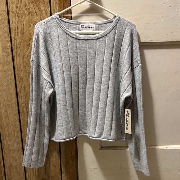 No Boundaries Tops - ⭐️ 2/$12 No Boundaries Light Gray Ribbed Sweatshirt